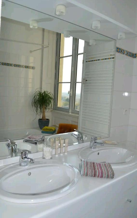 Appart'Chateau La Varenne Apartment Екстериор снимка